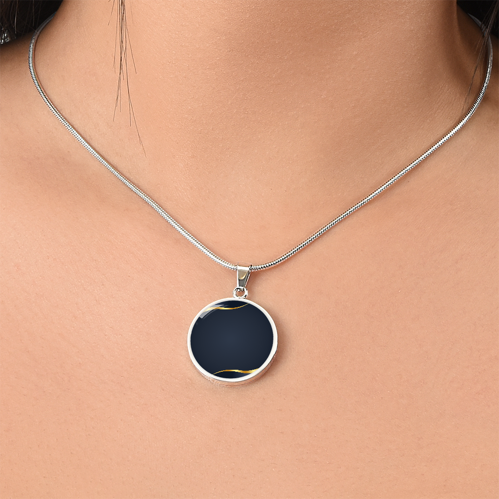 luxury graphig circle necklace