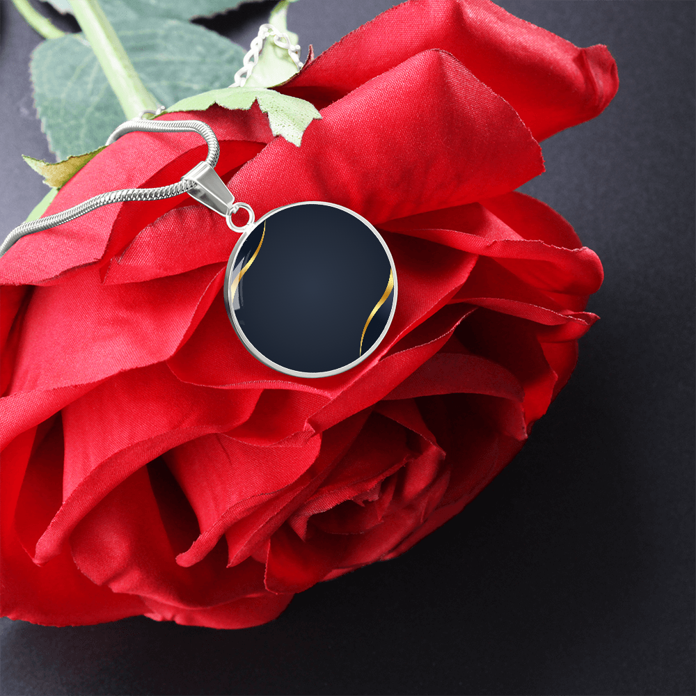 luxury graphig circle necklace