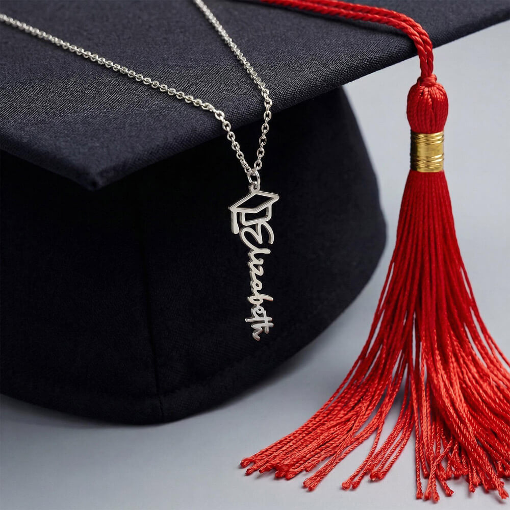 graduation cap necklace ( no MC )