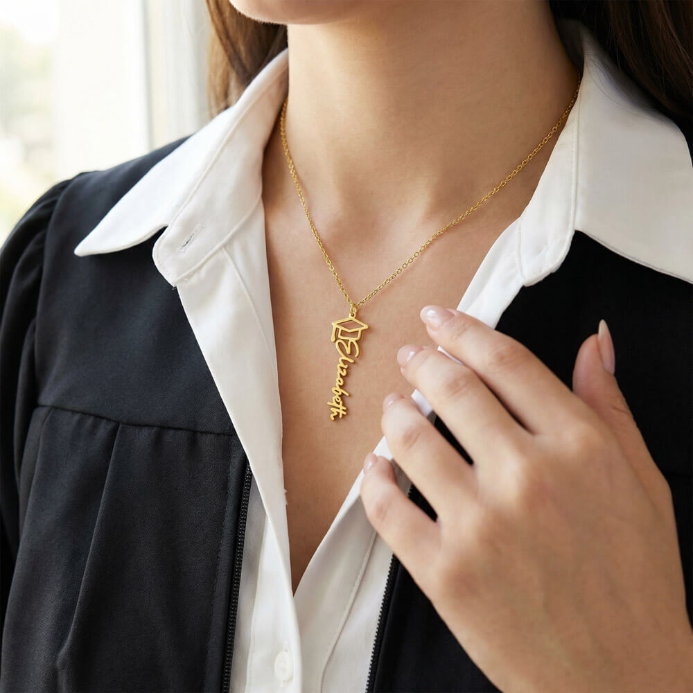 graduation cap necklace ( no MC )